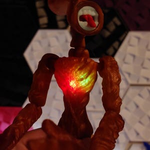 Roblox Siren Heads Doll - Articulated and glow in the dark, 22cm high or over 9 inches tall with LED image 15