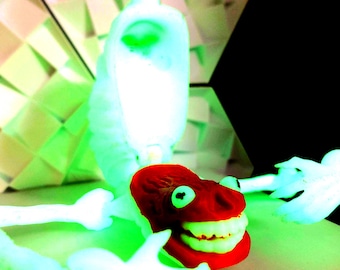 Figura SCP Bridge Worm / Si illumina al buio / Articolata / 25 cm (10 pollici)