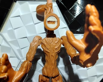 Roblox Siren Heads Doll - Articulated and glow in the dark, 22cm high or over 9 inches tall.