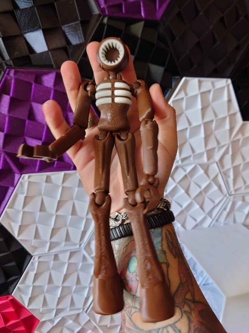 Roblox the Doors Figure Doll Articulated and Glow in the Dark, 22cm