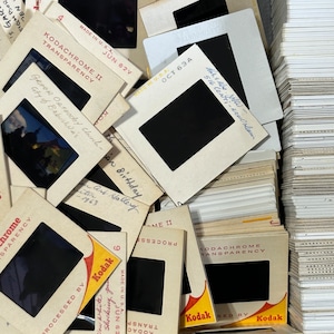 LOT OF 100 35mm slides Vintage color photo transparencies Red border Kodachrome & other brands ~1960-1980 random pull projector slides cool