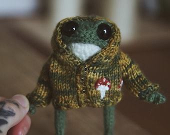 DIGITAL PATTERN jacket hood knitting pattern for frog (5.3inches)