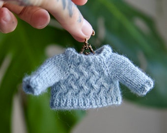DIGITAL PATTERN sweater 1 knitting pattern for frog and dolls (5.3inches)
