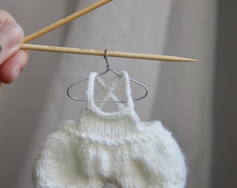 DIGITAL PATTERN bloomer knitting pattern for frog (5.3inches)