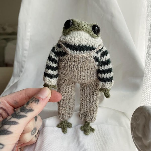 Pattern overalls knitting pattern for frog (5.3inches)