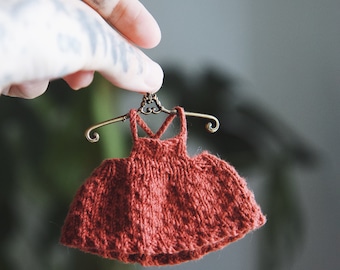 Pattern Dress knitting pattern for frog (5.3inches)