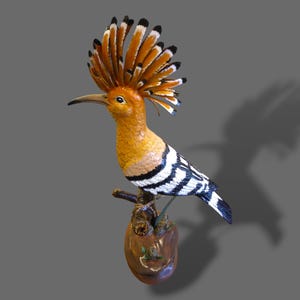 Wood carved Hoopoe bird. Hand carved Upupa bird. Wood carved bird. Home decor. bird carving. realistic carved. Wooden bird. Hand made.