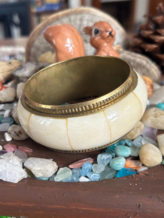 Bohemian beautiful brass shell bangle bracelet - image 3