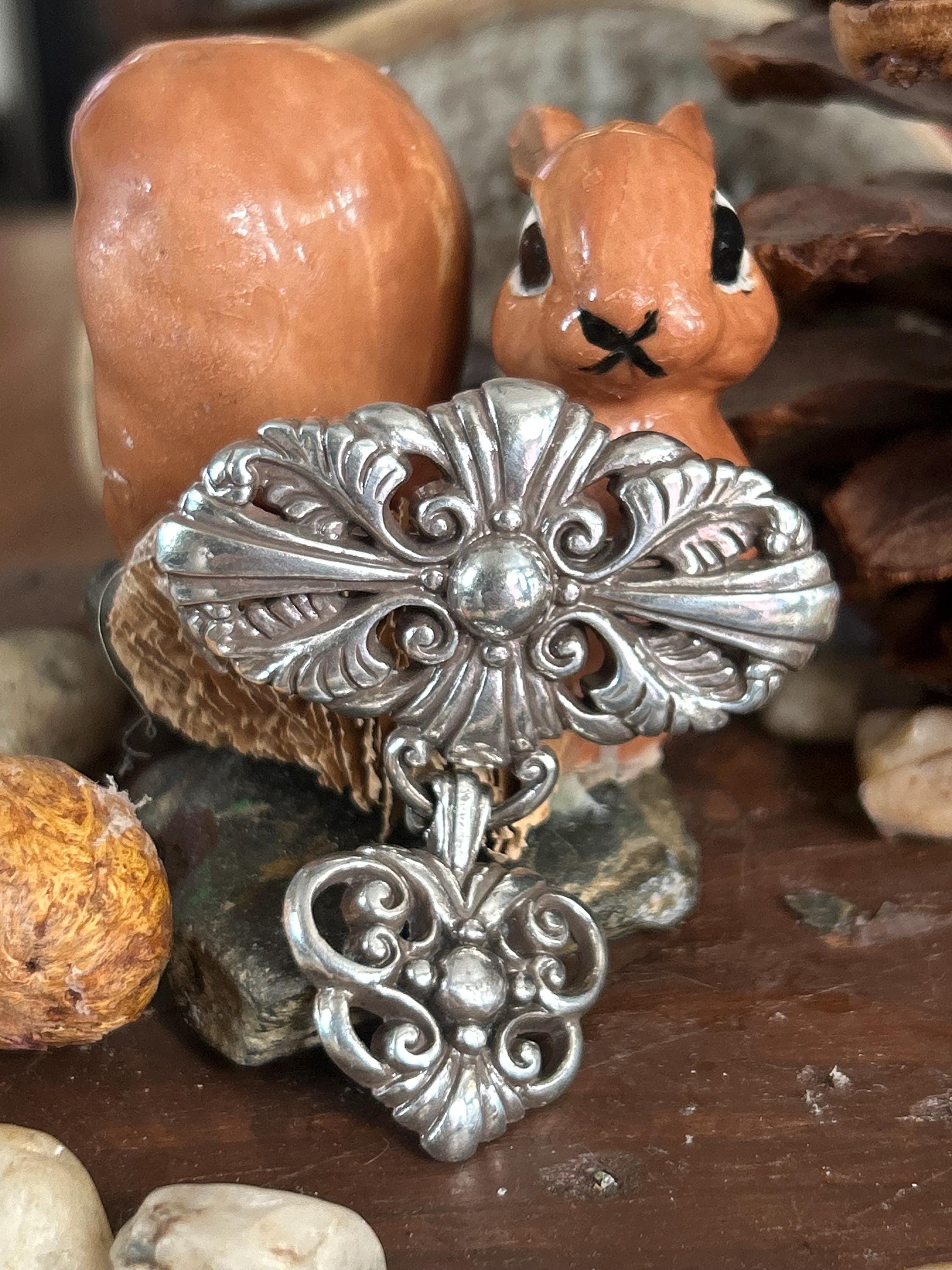 Pair of Vintage BRIGHTON Silver Sun Face Hair Barrettes Silver Barrettes for Women for sale - eBay main image 4