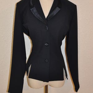 1990s Timeless Tuxedo Style Blazer
