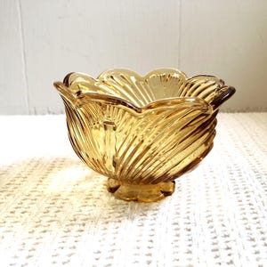 Vintage-Lampenschirm aus gelbem strukturiertem Glas in Tulpenform