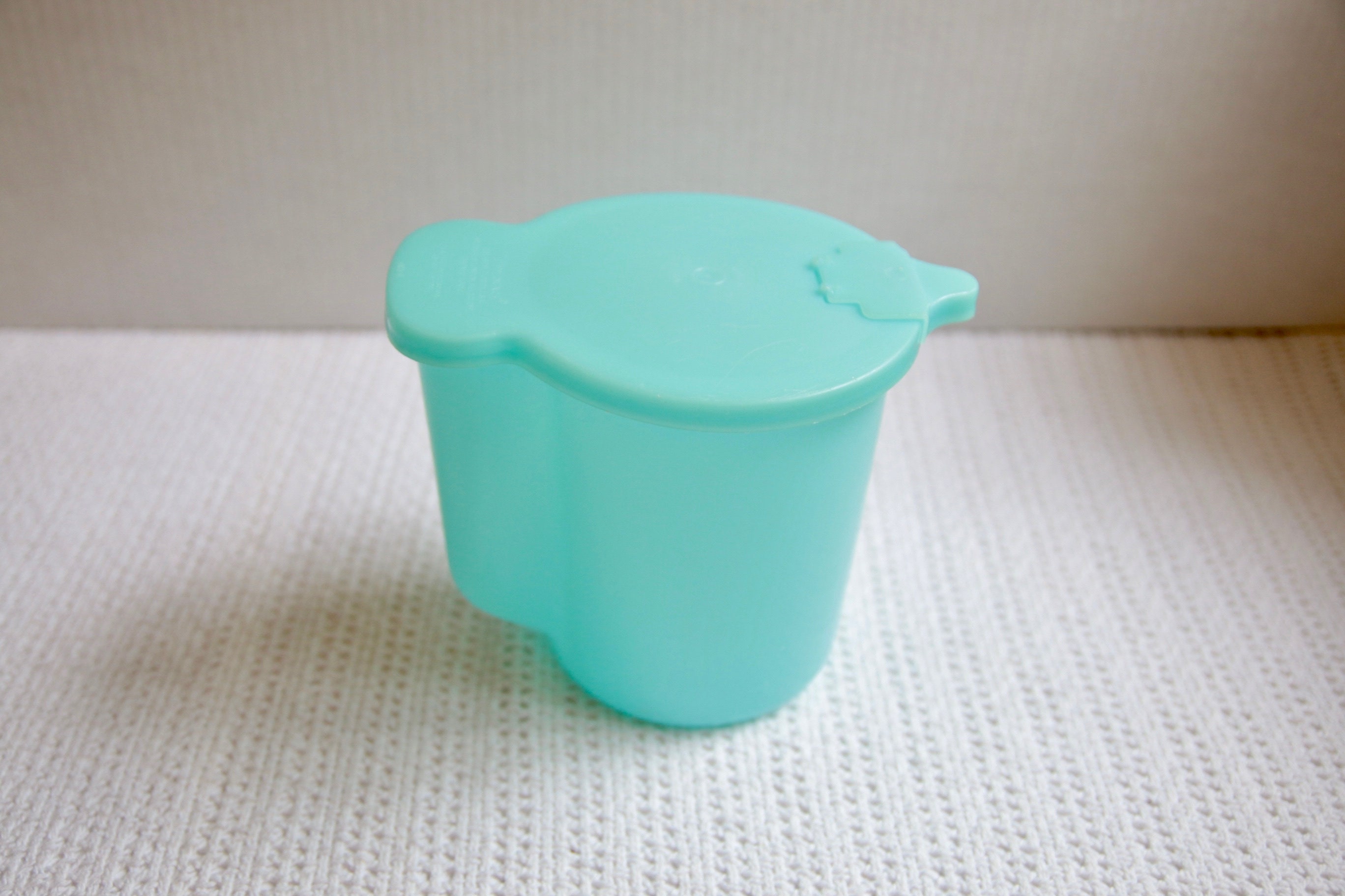 Tupperware Creamer Pouring Container Jug Milk Juice Pot 1209-5