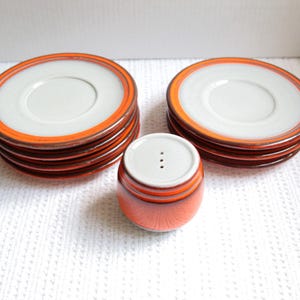Beauce Le Flambé Keramikkeramik – Vintage-Untertassen und Salzstreuer