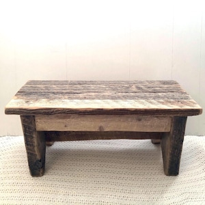 Tabouret en bois de grange véritable au design rustique et ancien - Fabriqué à la main