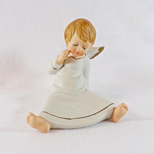 Seated Angel Retired 1979 Collectible