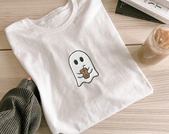 Koszulka z haftowanym motywem Ghost Iced Coffee Comfort Colors, koszulka na Halloween