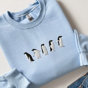 Besticktes Pinguin Sweatshirt, besticktes Pinguin Shirt, Pinguin Crewneck Pullover, lustiges Sweatshirt, Geist Tier Shirt, Geschenk für sie/ihn