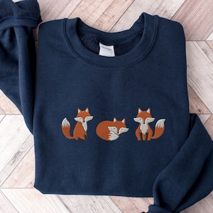 Embroidered Fox Sweatshirt, Fox Shirt, Fox Sweatshirt, Fox Lover Gift, Animal Lover Sweatshirt, Forest Sweatshirt, Cottage Core Sweatshirt