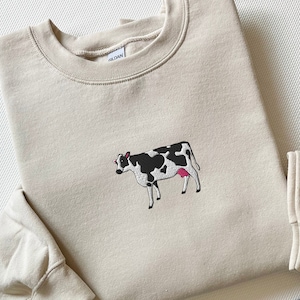 Embroidered Cow Sweatshirt Gift, Cow Lover Crewneck Sweater Gift, Farm Animal Sweatshirt, Cattle Lover Crewneck Sweater Gift Farm Animal