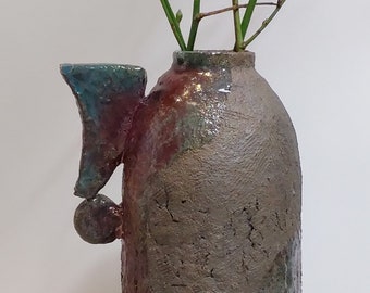 Vase - kleine handgefertigte matt und glänzend metallisch glasierte Griffe im Mid-Century Stil