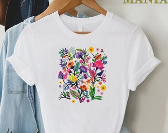 Wildflower T-shirt, Floral Women Shirt, Wild Flowers Shirt, Plant Lady Shirt, Nature Lover Shirt, Plant Mom Shirt, Flower Lover Gift