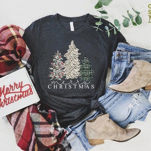 Christmas Tree Shirt, Women's Merry Christmas Tee, Leopard Christmas Tree T-shirt, Gift For Christmas, Xmas Holiday Shirt, Merry Xmas Shirt bild 4