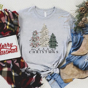 Christmas Tree Shirt, Women's Merry Christmas Tee, Leopard Christmas Tree T-shirt, Gift For Christmas, Xmas Holiday Shirt, Merry Xmas Shirt bild 5