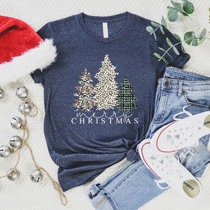 Christmas Tree Shirt, Women's Merry Christmas Tee, Leopard Christmas Tree T-shirt, Gift For Christmas, Xmas Holiday Shirt, Merry Xmas Shirt bild 6