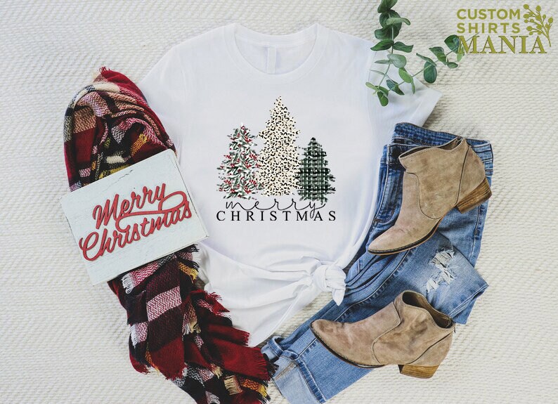 Christmas Tree Shirt, Women's Merry Christmas Tee, Leopard Christmas Tree T-shirt, Gift For Christmas, Xmas Holiday Shirt, Merry Xmas Shirt bild 3