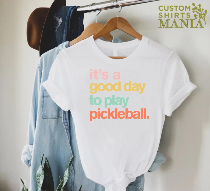 Pickleball Lover Tee,Pickleball Shirt,Womens Pickleball Tshirt,It's A Good Day to Play Pickleball Shirt,Pickleball Game,Pickleball for Men imagem 4