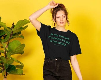 Sé el cambio - Solo texto verde - Camiseta clásica holgada para mujer de algodón orgánico sostenible