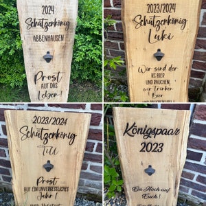 Könnte beinhalten: Vier Holzschilder mit graviertem Text und Flaschenöffnern. Die Schilder zeigen "2024 Schützenkönig Abenhausen", "2023/2024 Schützenkönig Luki", "2023/2024 Schützenkönig Till" und "Königspaar 2023".