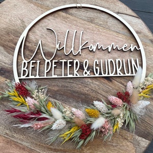 decorated hoop, wooden ring with dried flowers, individual ring made of wood, personalized gelb/rot/rosa/grün