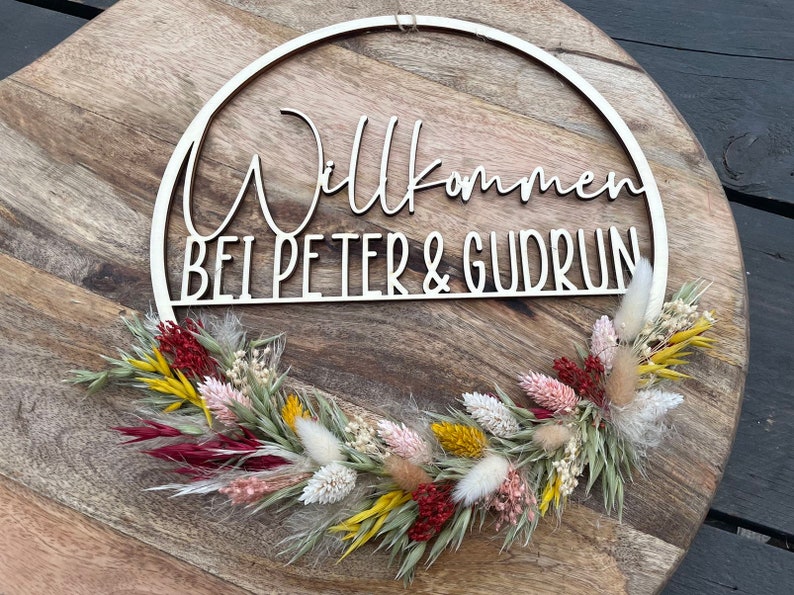 dekorierter Hoop, Holzring mit Trockenblumen, individueller Ring aus Holz, personalisiert gelb/rot/rosa/grün