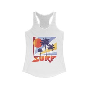 Surf Vibes Damen Racerback Tank - Beachwear, Sommer Outfit, Geschenk für Surfer, Urlaub Top, Casual Chic T-Shirt