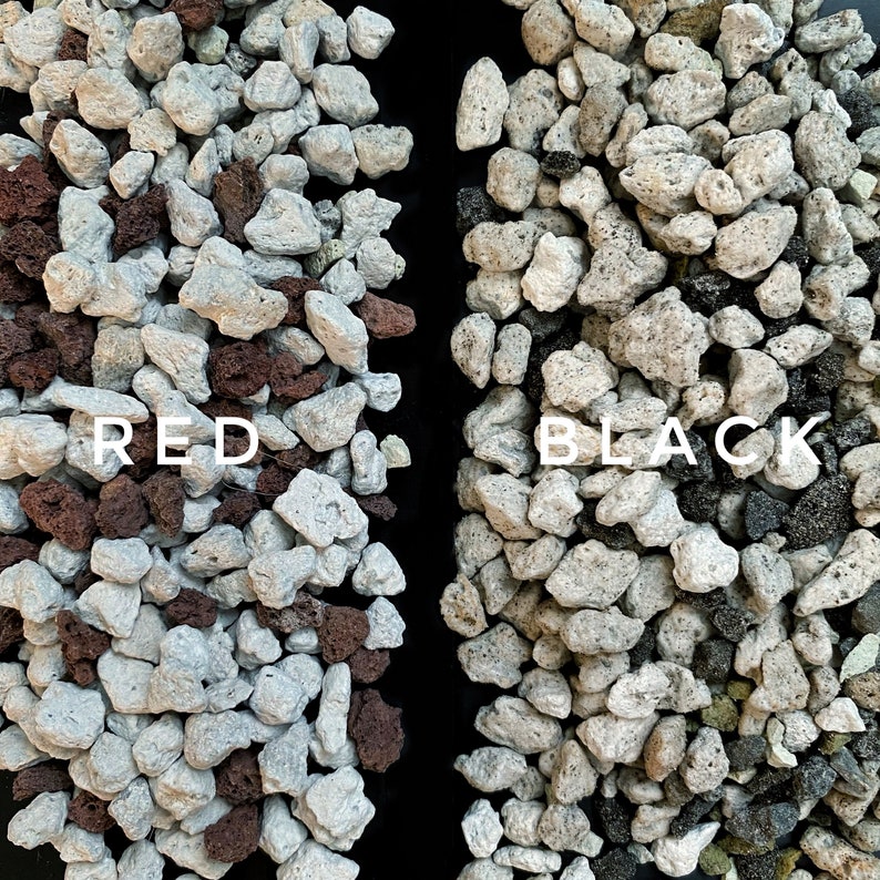 Puede incluir: Primer plano de dos montones de peque&ntilde;as piedras de lava grises y negras. El mont&oacute;n de la izquierda est&aacute; etiquetado como "ROJO" y el mont&oacute;n de la derecha est&aacute; etiquetado como "NEGRO".