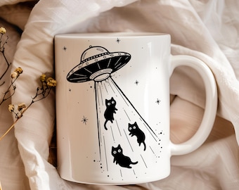 Lustiger Katzenbecher, UFO-Entführungskaffeetasse, Alienkatzengeschenk, Sci-Fi-Liebhaberbecher, Weltraumkatzenkunst, niedliches schwarze Katzengeschenk, Weirdcore