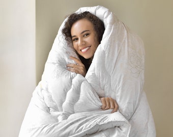 Soft and Cozy All-Season Comforter Duvet, 200x220 cm, Hypoallergenic and Washable