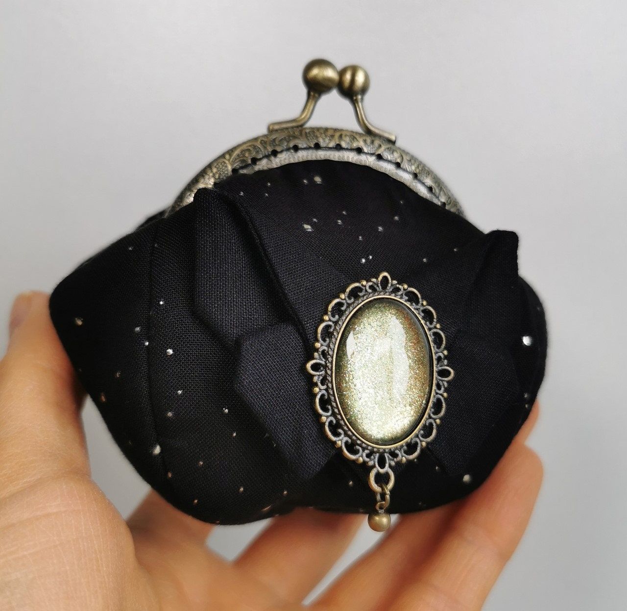 Ancien Porte-monnaie Bourse En Perles Avec Décor Papillon - Vintage, Couleur Blanc