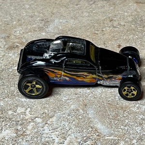2000 Hot Wheels Soo Fast Sports toy car