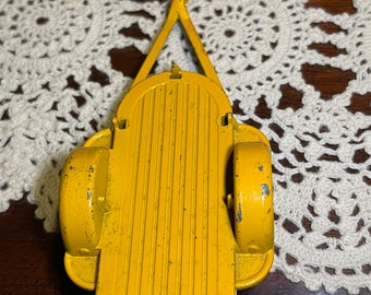 Tootsietoy Gelb Die Cast Metal Anhänger