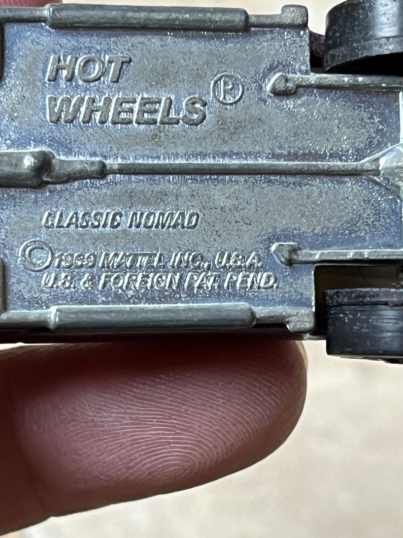 Spilla Hot Wheels Redline 1969 - Classic Nomad Button - Metallica