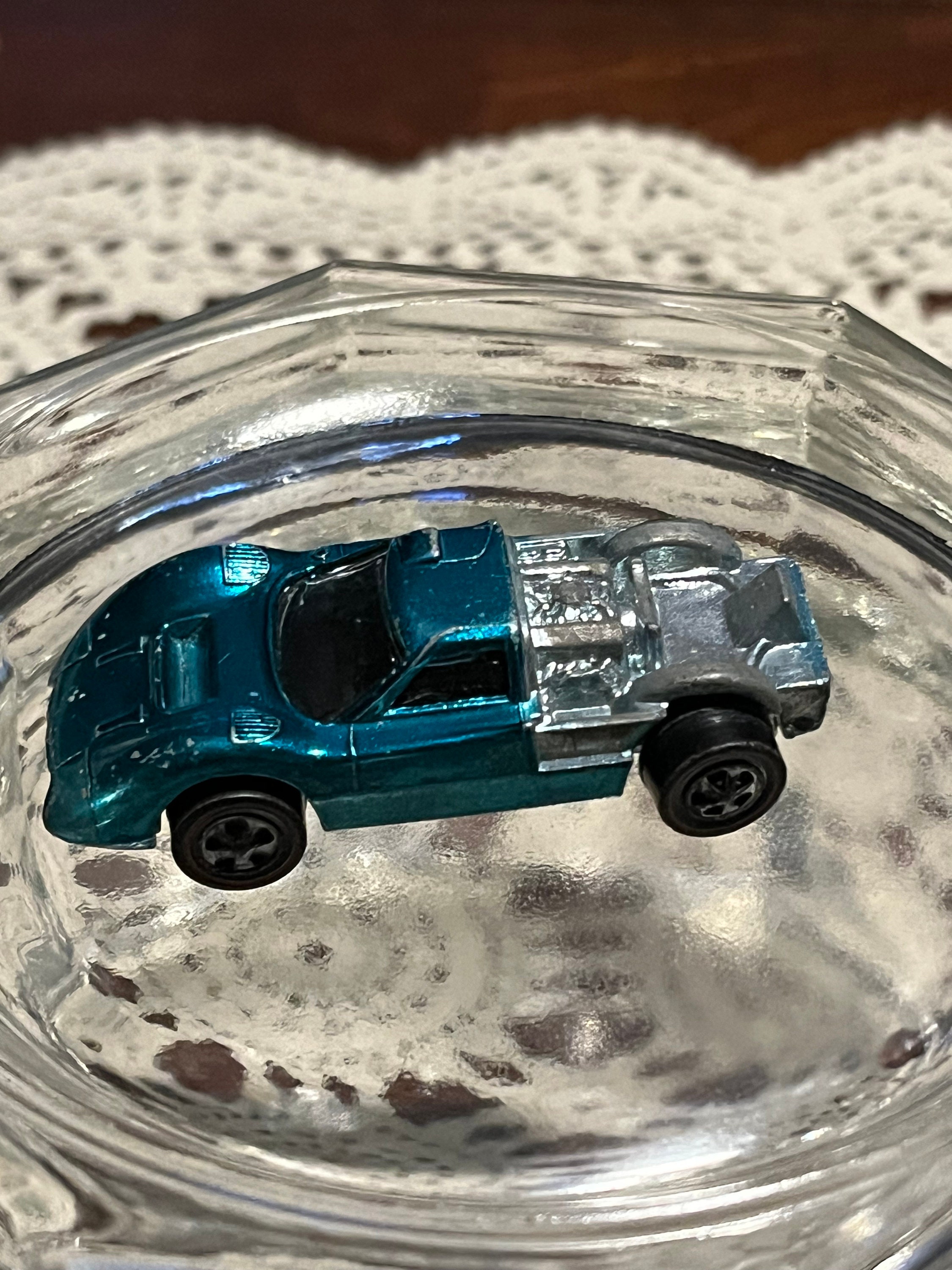 ホットウィール フォード J-CAR レッドライン スウィート 16 Hot Wheels Redline Ford J-Car 1967 White Sweet 16 Made In