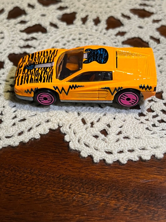 1986 Hot Wheels Revealers Ferrari Testarossa Orange With Pink Rims