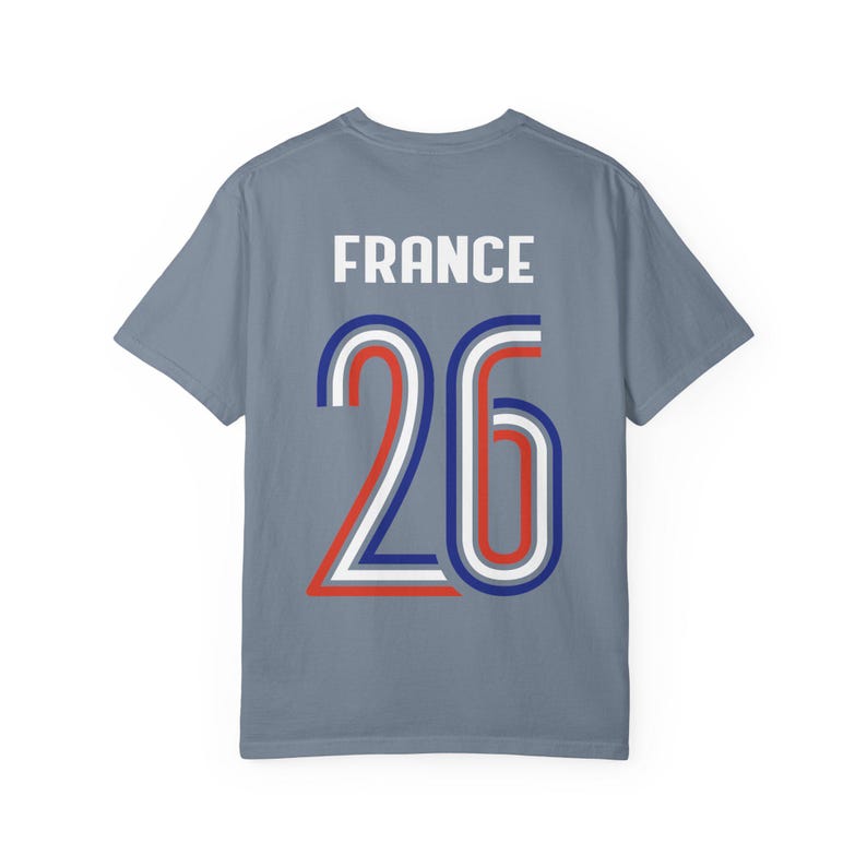 T-shirt Coupe du Monde France '26 en jersey rétro | T-shirt de football Les Bleus | Cadeau de fan de football français pour lui image 2
