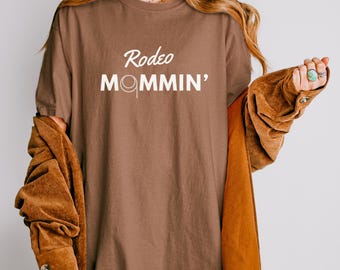 Rodeo Mom T-shirt, Western Graphic Tee, Cowgirl Gift, Rodeo Lover Apparel, Country Style Shirt, Horse Riding Mom Top