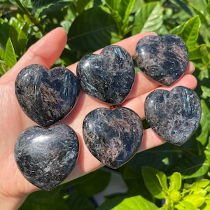 Arvedsonite Heart