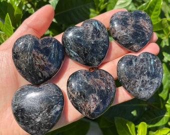 Arfvedsonite Heart: Rare Crystal for Manifestation