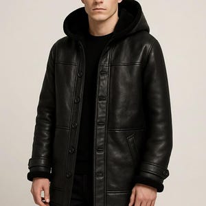 Zwarte capuchonjas van imitatieschapenleer voor heren | Echte schapenvacht winterjas