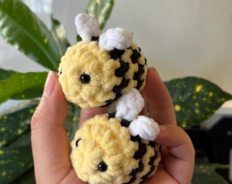 Handgemaakte gehaakte mini-bijsleutelhanger – Bumblebee-bedel